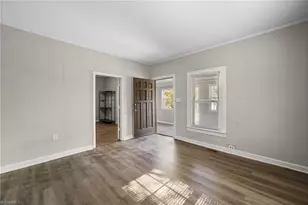 1004 Highland Ave, Greensboro, NC 27403 - Photo 14