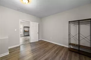 1004 Highland Ave, Greensboro, NC 27403 - Photo 8