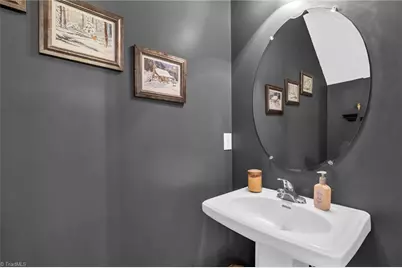 5511 Oak Gate Drive, Greensboro, NC 27405 - Photo 16