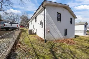 833 Bowerwood Dr, Thomasville, NC 27360 - Photo 34