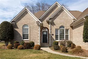 2 Wexford Cir, Thomasville, NC 27360 - Photo 2