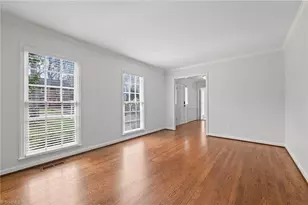 1200 Heathrow Dr, Greensboro, NC 27410 - Photo 6