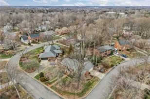 1200 Heathrow Dr, Greensboro, NC 27410 - Photo 42