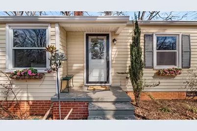 2800 Stratford Drive, Greensboro, NC 27408 - Photo 2