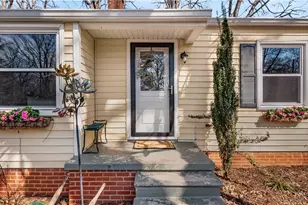 2800 Stratford Dr, Greensboro, NC 27408 - Photo 2