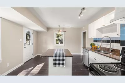 2800 Stratford Drive, Greensboro, NC 27408 - Photo 12