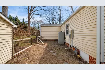 2800 Stratford Drive, Greensboro, NC 27408 - Photo 36