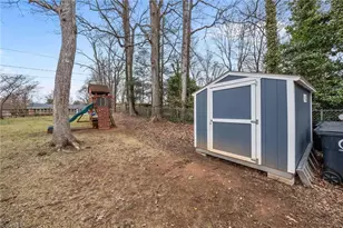 401 Springtime Dr, Greensboro, NC 27409 - Photo 28