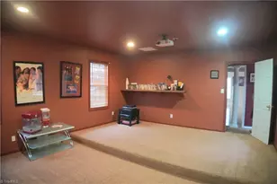 4324 Clovelly Dr, Greensboro, NC 27407 - Photo 12