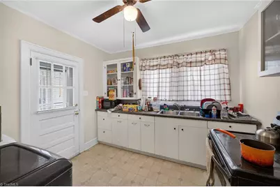 210 Hundley Drive, Eden, NC 27288 - Photo 10