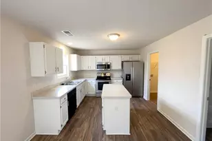 1942 Briar Run Dr, Greensboro, NC 27405 - Photo 2