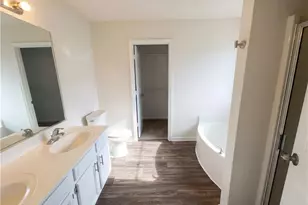 1942 Briar Run Dr, Greensboro, NC 27405 - Photo 20