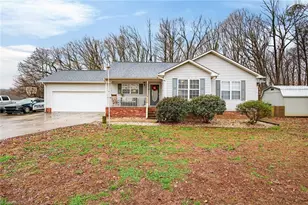 370 Lee Rd, Thomasville, NC 27360 - Photo 2