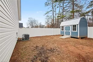 715 Meadowgreen Village Dr, Eden, NC 27288 - Photo 16