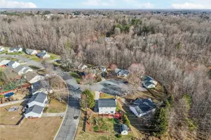 7300 Silverwood Ct, Greensboro, NC 27410 - Photo 38