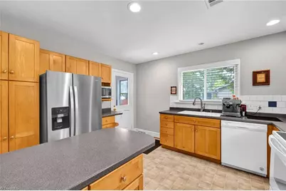 712 Cannon Road, Greensboro, NC 27410 - Photo 8