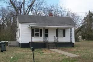 303 Monroe St, Eden, NC 27288 - Photo 1