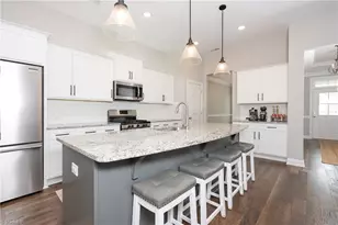 102 Castle Pond Dr, Winston-Salem, NC 27107 - Photo 12