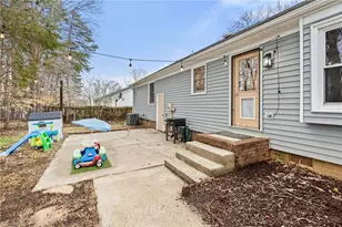 3812 Langdon Dr, Greensboro, NC 27410 - Photo 24