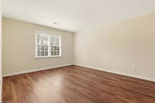 24 Brownstone Ln, Greensboro, NC 27410 - Photo 8