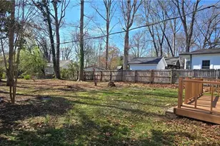 305 Spicewood Dr, Greensboro, NC 27405 - Photo 4