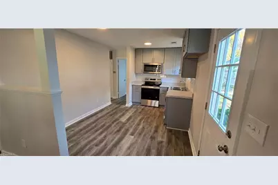 305 Spicewood Drive, Greensboro, NC 27405 - Photo 10