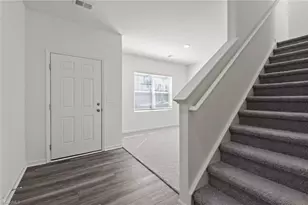 942 Riverbank Dr, Kernersville, NC 27284 - Photo 2