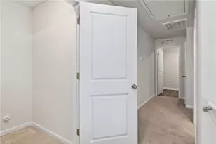 2312 Wilpar Dr, Greensboro, NC 27406 - Photo 20