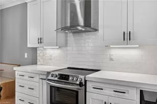 7507 Bentridge Forest Dr, Kernersville, NC 27284 - Photo 14