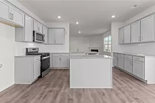 3004 Middle Creek Ln, Greensboro, NC 27405 - Photo 12