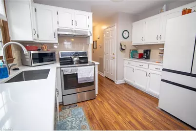 129 Sunset Court, Winston-Salem, NC 27107 - Photo 10