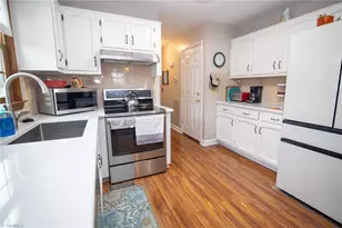 129 Sunset Ct, Winston-Salem, NC 27107 - Photo 10