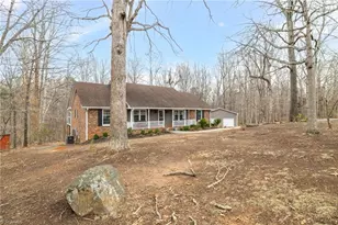 7410 Dickinben Dr, Summerfield, NC 27358 - Photo 4