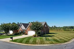 107 Sunny Pl, Reidsville, NC 27320 - Photo 2