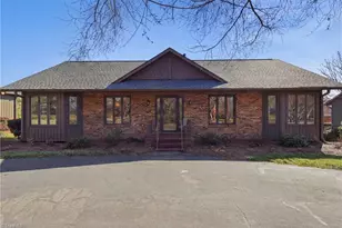 270 Ridgehaven Dr, Winston-Salem, NC 27104 - Photo 2