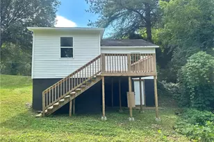 621 E Sharpe St, Statesville, NC 28677 - Photo 6