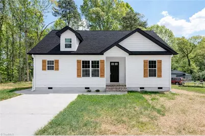 134 Pinnix Street, Jonesville, NC 28642 - Photo 1