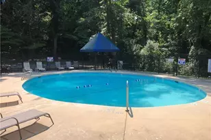 1524 Benjamin Pkwy, Greensboro, NC 27408 - Photo 12