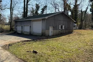 320 W King St, King, NC 27021 - Photo 8