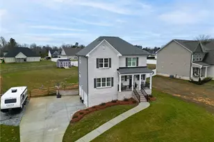 360 Wynnfall Dr, Lexington, NC 27295 - Photo 2