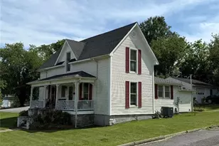 302 Spring St, Mount Airy, NC 27030 - Photo 1