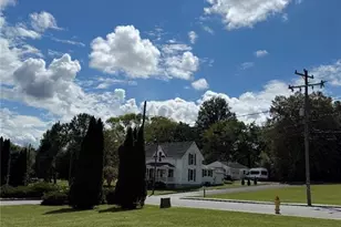 302 Spring St, Mount Airy, NC 27030 - Photo 2