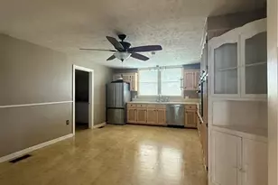 302 Spring St, Mount Airy, NC 27030 - Photo 12