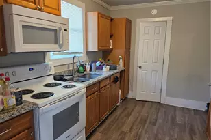 15 College St, Thomasville, NC 27360 - Photo 2