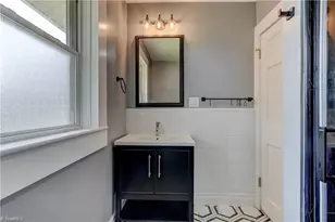 2318 Spruce St, Greensboro, NC 27405 - Photo 14