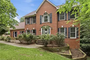 2027 Fairview Cir, Wilkesboro, NC 28697 - Photo 2