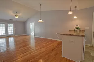 3109 Hyde Pl Cir, Winston-Salem, NC 27103 - Photo 8