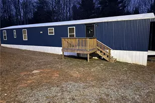 137 Cedar Point Dr, Mount Airy, NC 27030 - Photo 2