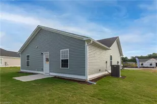 1682 Little Creek Cir, Winston-Salem, NC 27103 - Photo 4