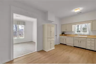 31 Fountain Manor Drive #E, Greensboro, NC 27405 - Photo 16